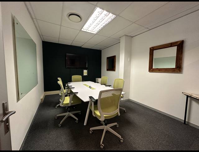 75M² CO-WORKING SPACE TO LET IN DIE HOEWES